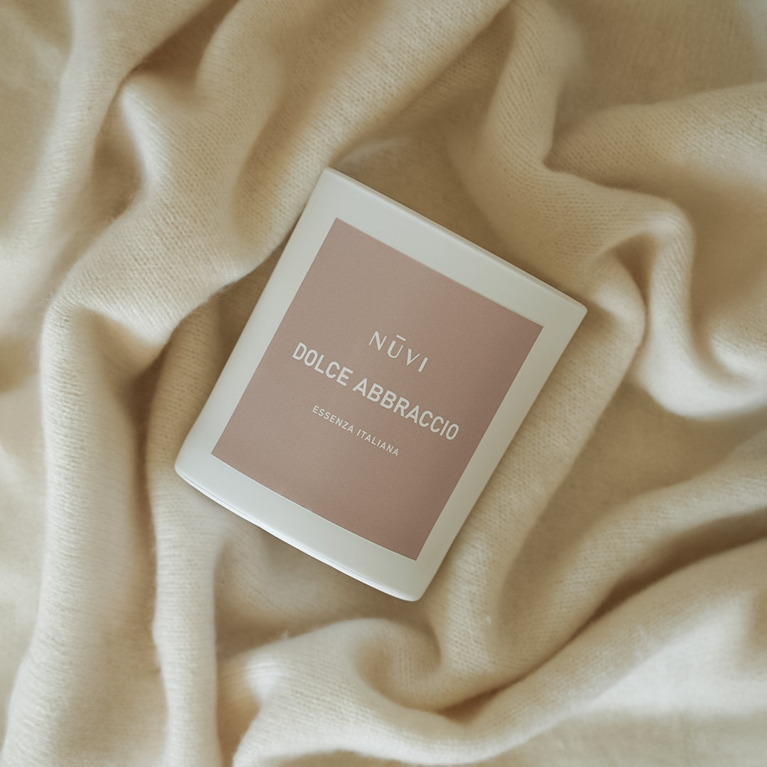 Dolce Abbraccio - Candela profumata NUVI in cera di soia