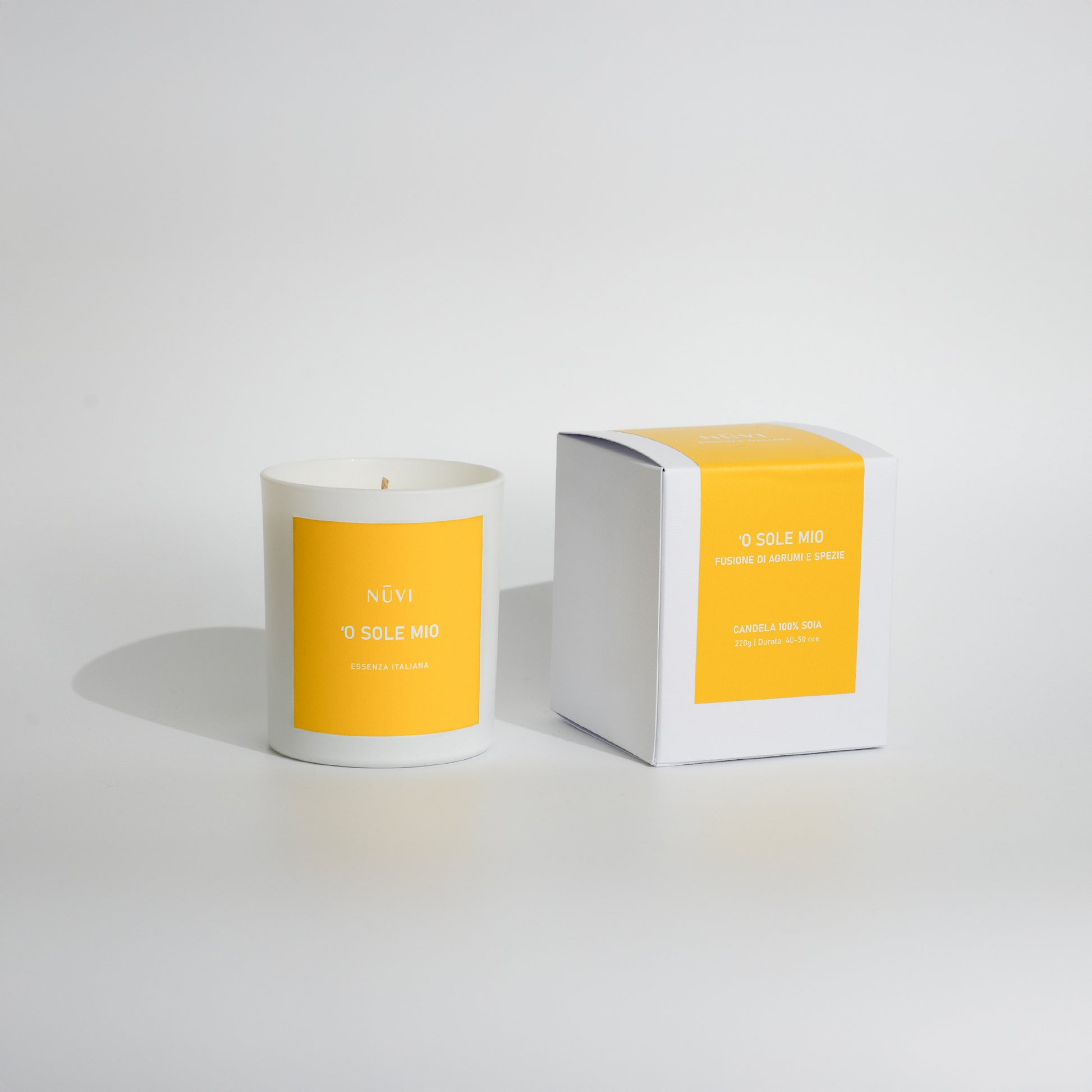 Candela profumata artigianale O Sole Mio in cera di soia, con note agrumate mediterranee