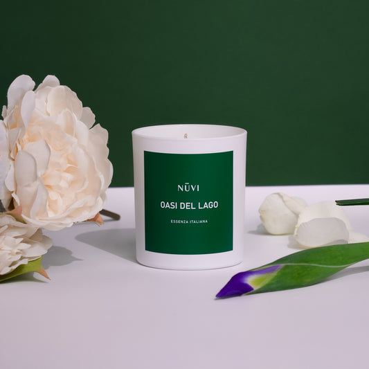 Candela profumata artigianale Aurora in cera di soia, ispirata alla freschezza floreale