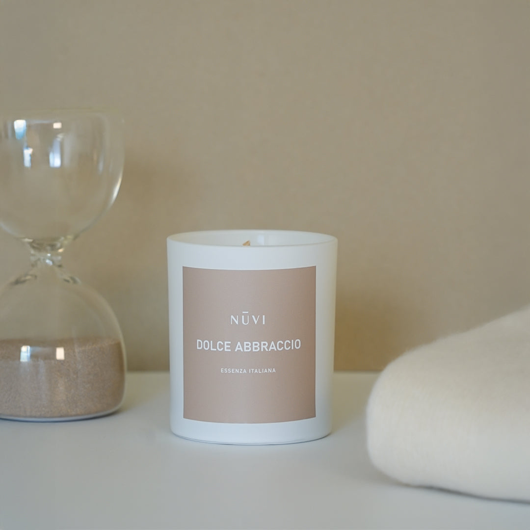 Dolce Abbraccio - Candela profumata NUVI in cera di soia